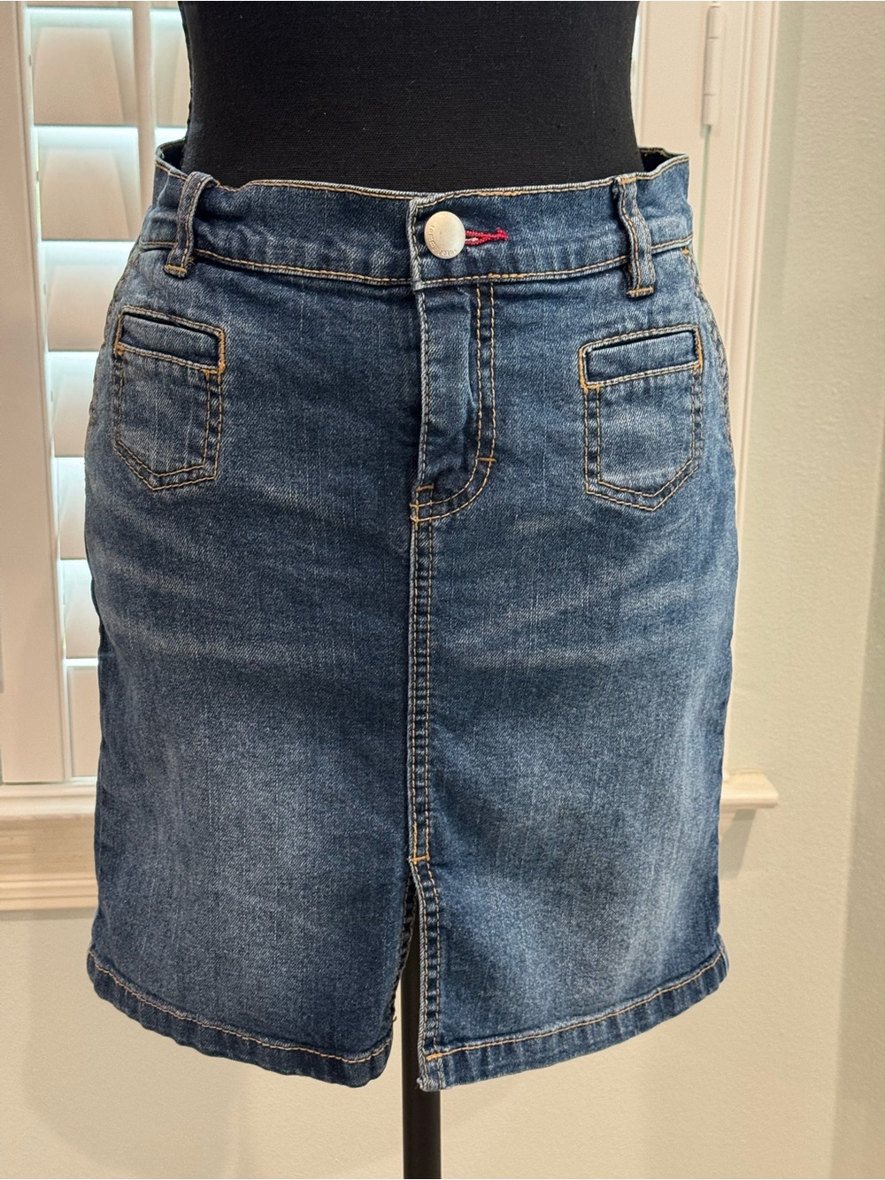Vintage Y2K Tommy Hilfiger Classic Denim Mini Skirt in Blue